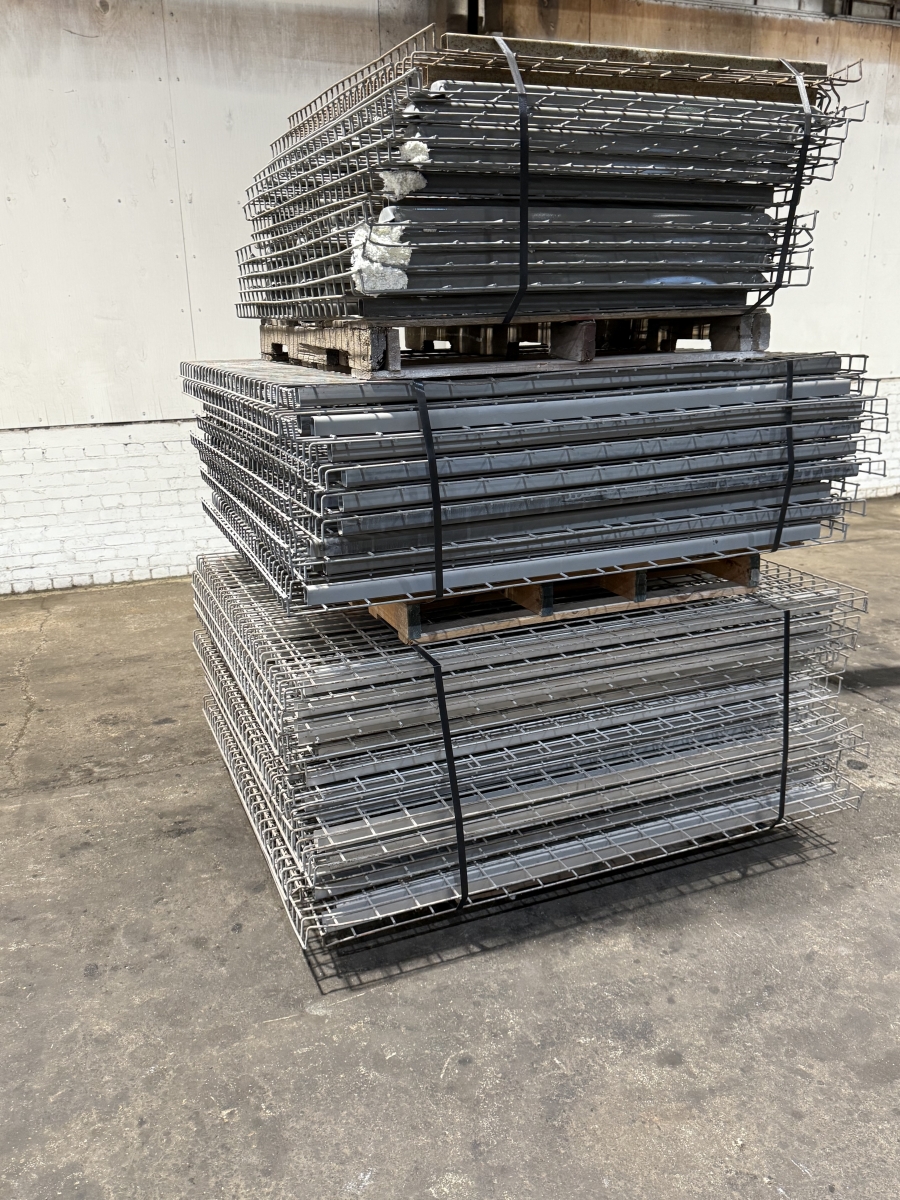 AM24366- Wire Decking