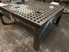 AM21674 - Acorn Welding Table